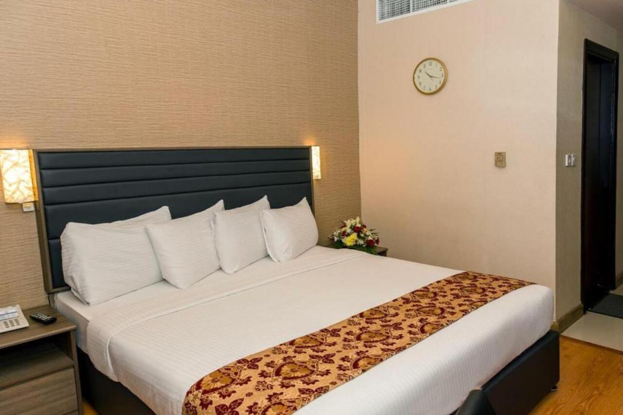 Oasis Deira L.l.c *
